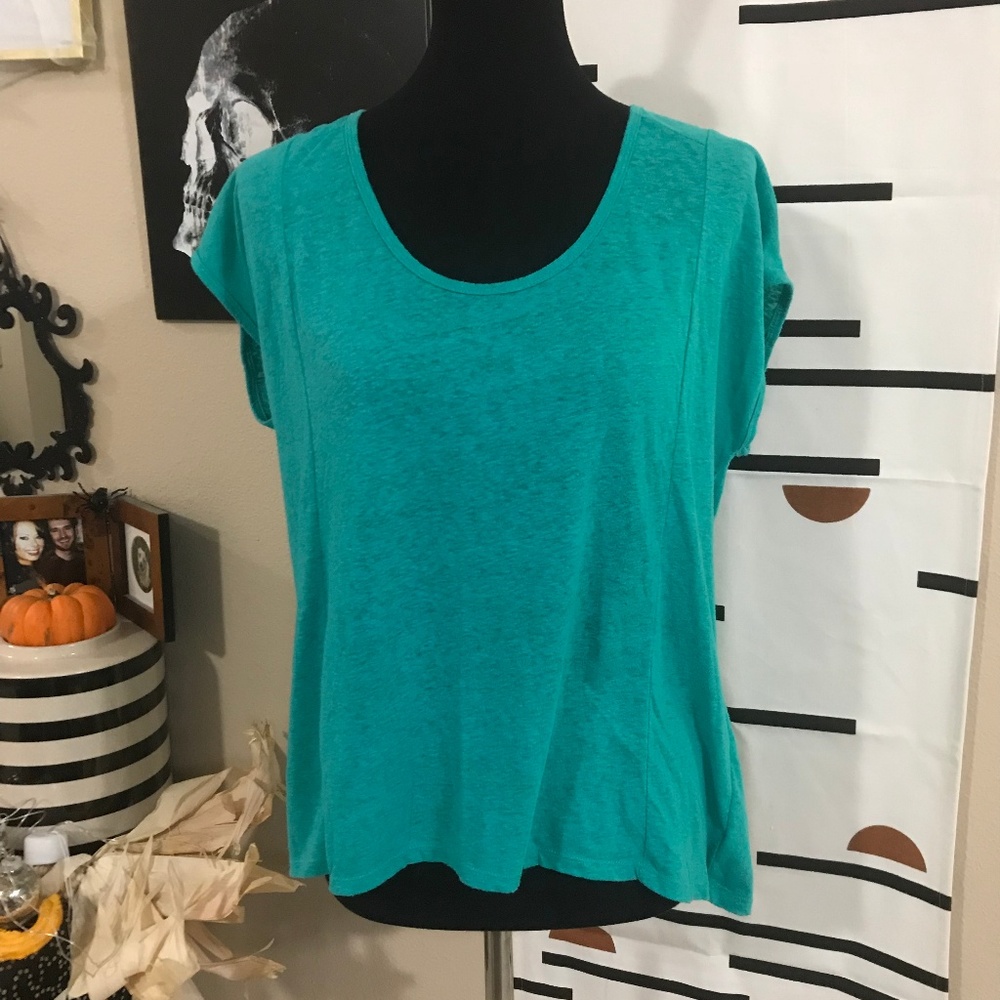 EUC American Eagle Zip Back Tee